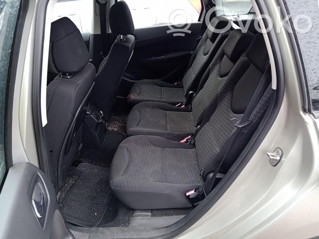Peugeot 308 Cinturón trasero 