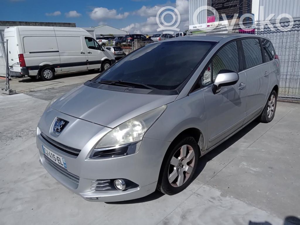 Peugeot 5008 Zamek drzwi przednich 