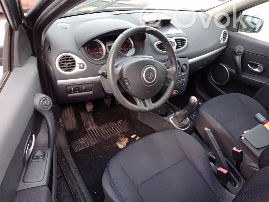 Renault Clio III Panelis 