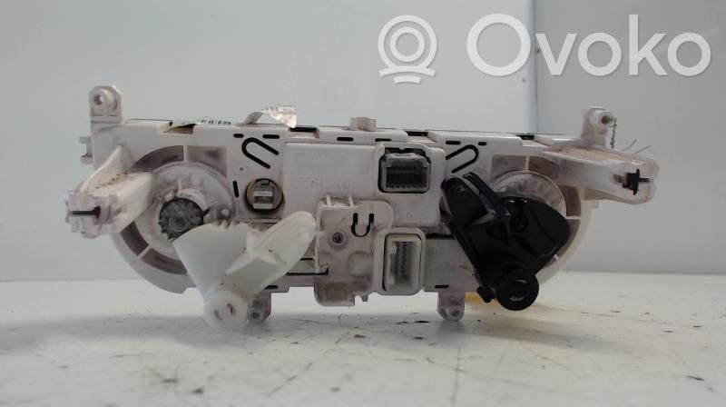 Renault Clio IV Climate control unit 