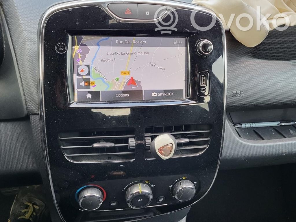 Renault Clio IV Radio/CD/DVD/GPS head unit 