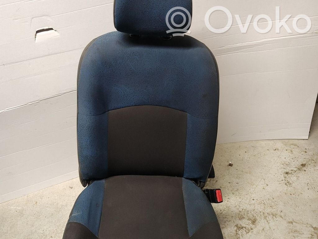Renault Kangoo I Etumatkustajan istuin 