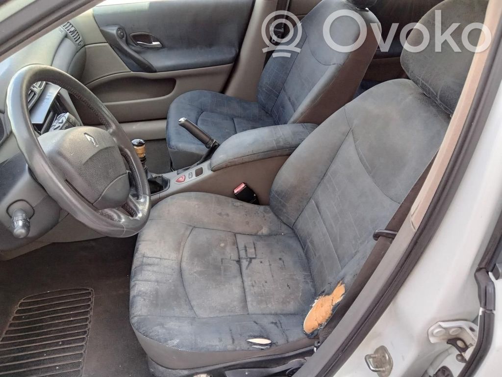 Renault Laguna II Klamra przedniego pasa bezpieczeństwa 