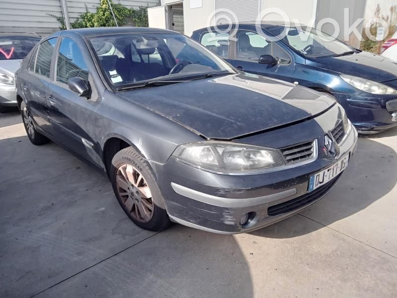 Renault Laguna II Parachoques delantero 