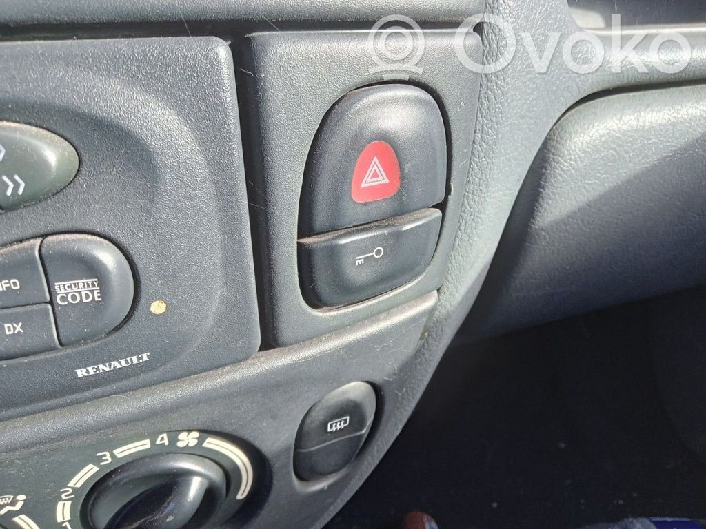 Renault Megane I Botón interruptor de luz de peligro 