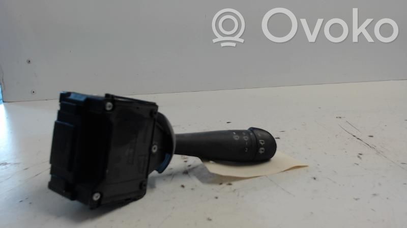 Renault Twingo III Wiper control stalk 