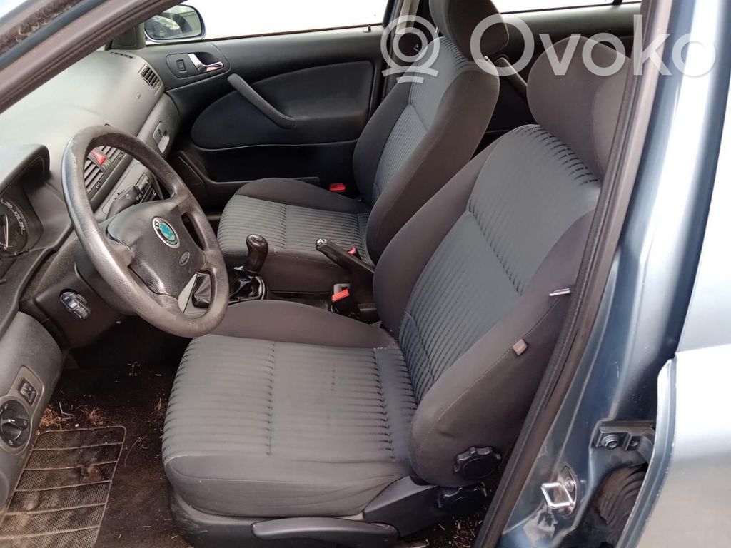 Skoda Octavia Mk1 (1U) Klamra przedniego pasa bezpieczeństwa 