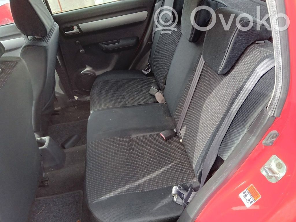 Suzuki SX4 Cinturón trasero 