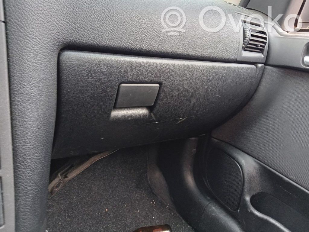 Opel Astra G Juego guantera 