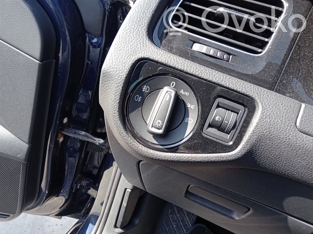 Volkswagen Golf VII Light switch 