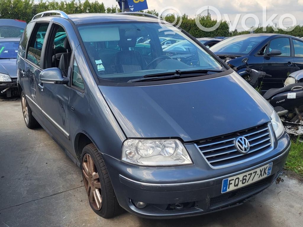 Volkswagen Sharan Zacisk hamulcowy przedni 