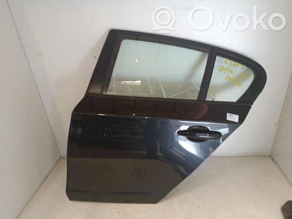 Aizmugurējās durvis   41525A2A383