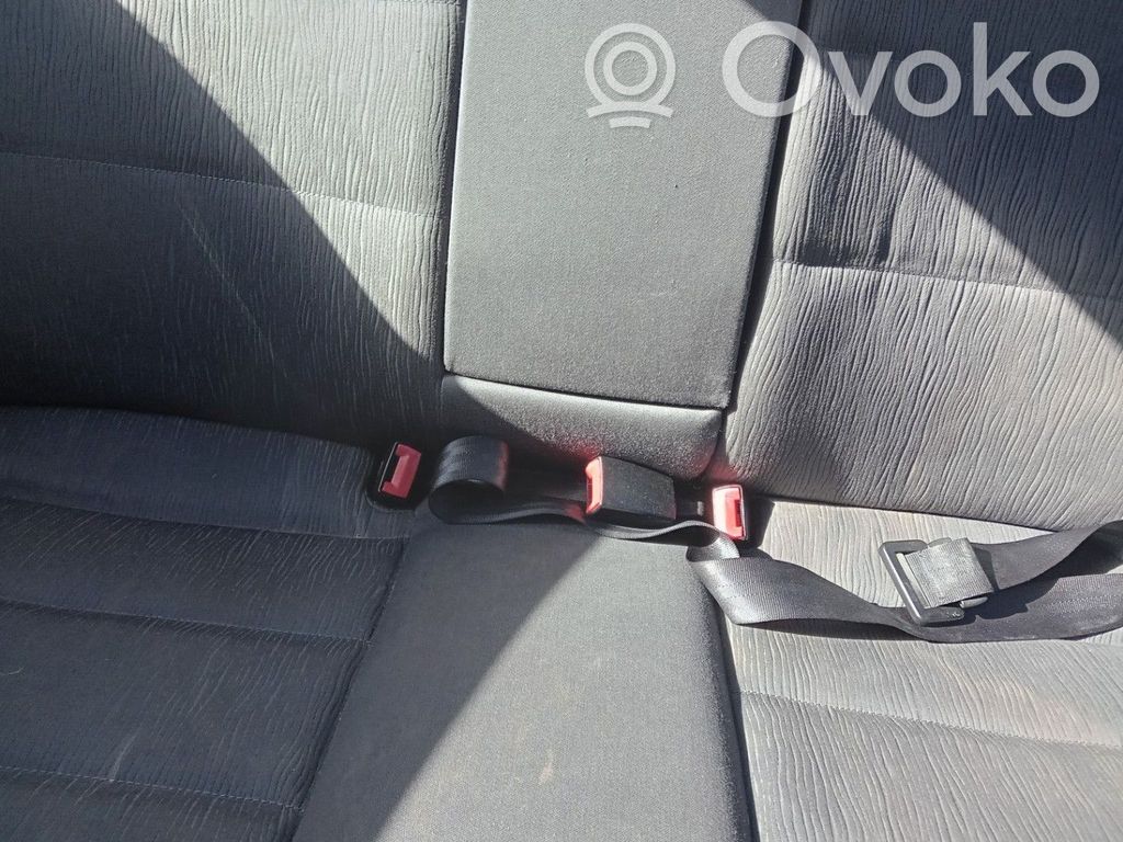 Audi A4 S4 B5 8D Fibbia della cintura di sicurezza posteriore 