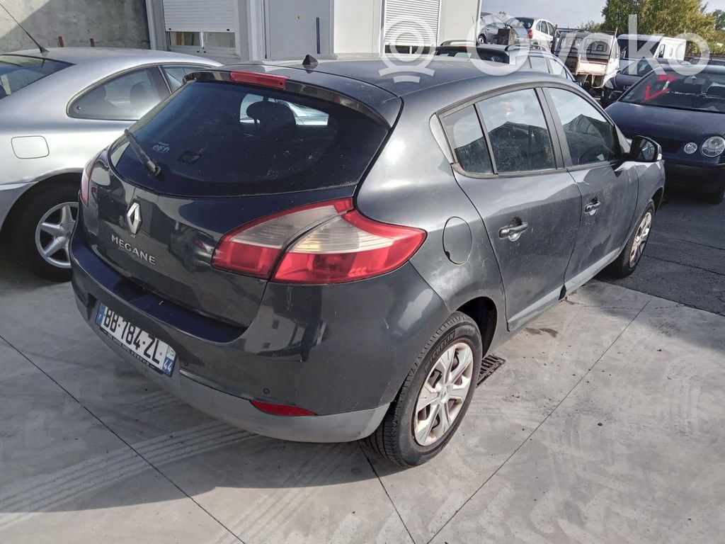 Renault Megane III Ventanilla de ventilación de la puerta trasera 