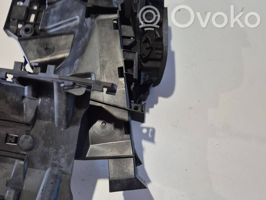Volvo XC90 Front door lock 