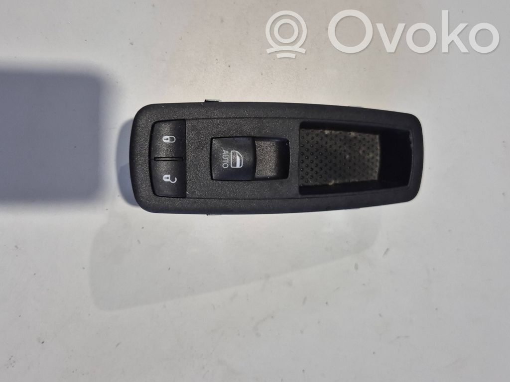 Interruptor del elevalunas eléctrico   68290692AB