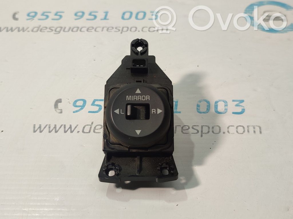 Wing mirror switch
