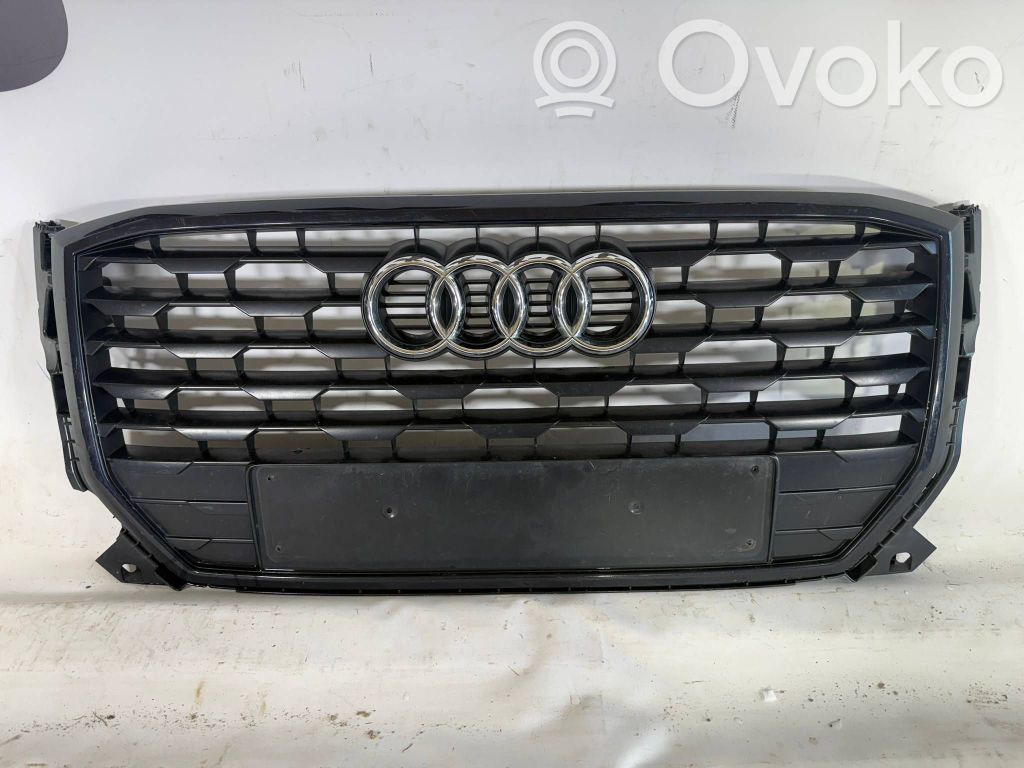 Audi Q2 - Rejilla superior del radiador del parachoques delantero 