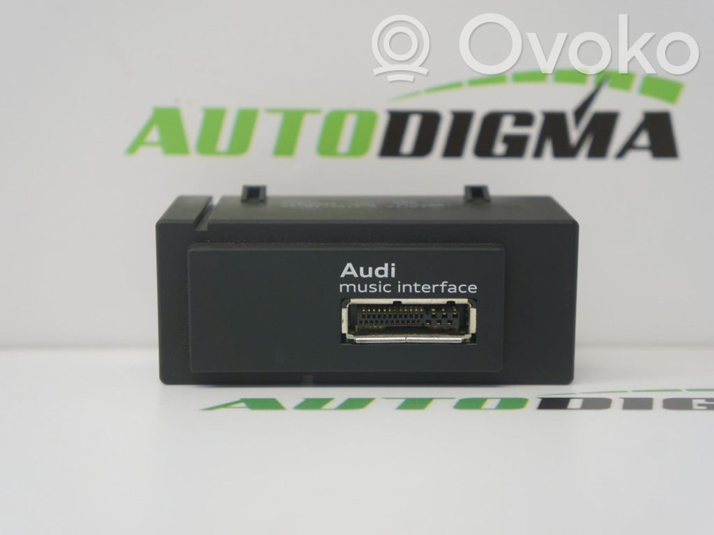 Audi A3 S3 8V USB socket connector 
