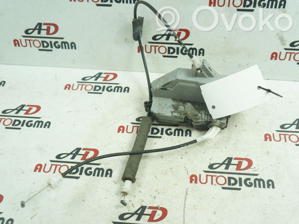 Peugeot 308 Aizmugurē slēdzene 