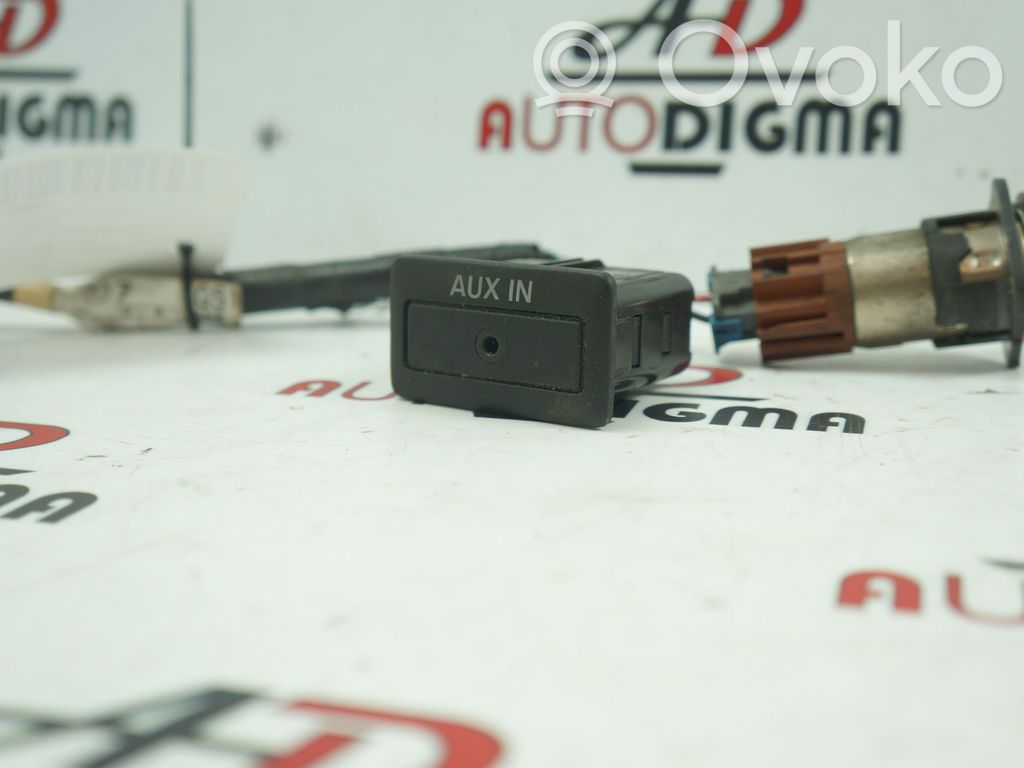 AUX in-socket connector   K7005AY,K7005AY
