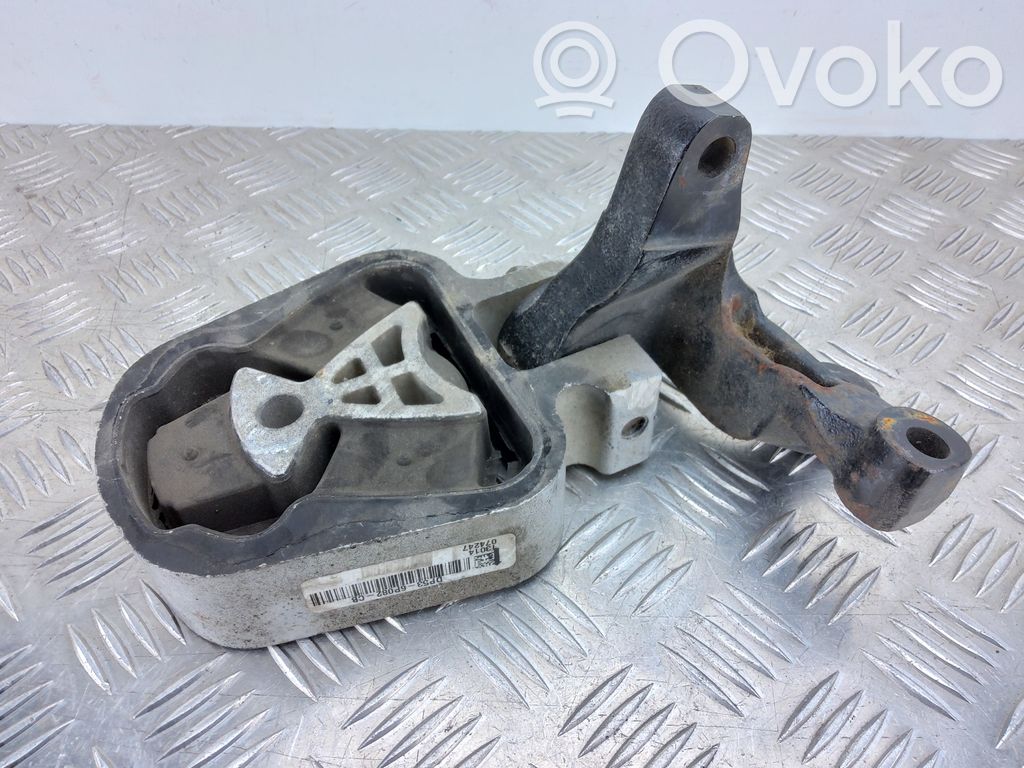 Ford Fusion II Engine mount bracket 