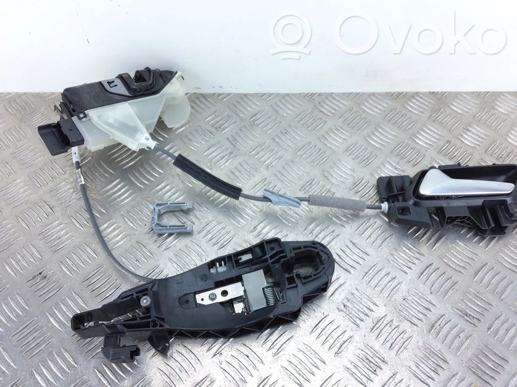 Peugeot 208 II Zamek drzwi przednich 