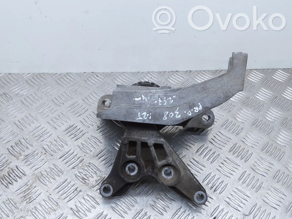 Engine mount bracket   EB2PT
