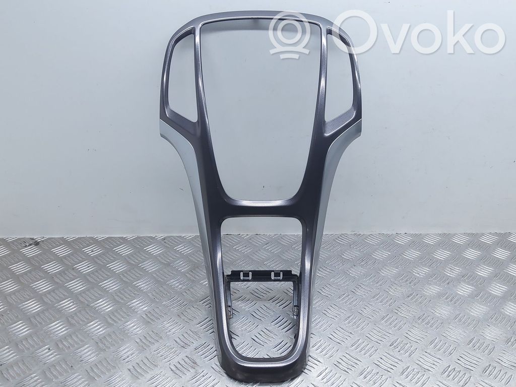Opel Astra J Radio/GPS head unit trim 