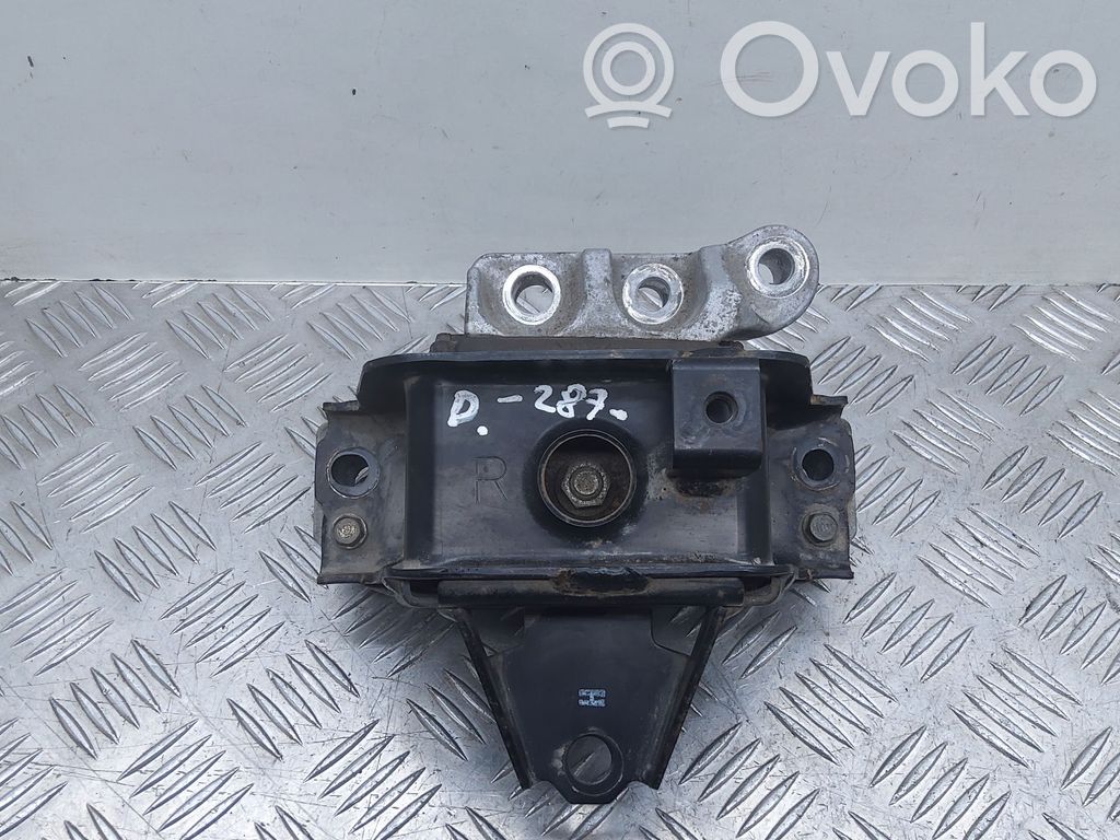 Mitsubishi Outlander Engine mount bracket 
