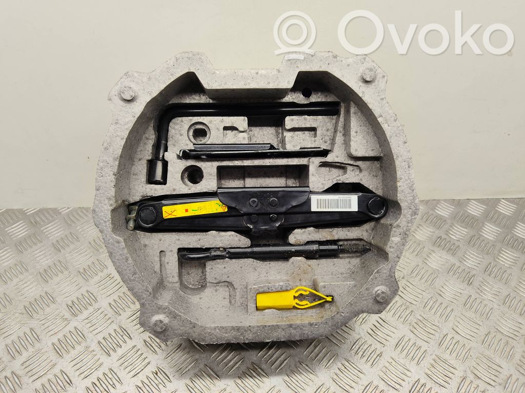 Tool set   9681838180,9682008180,9648514580,9656869180,9684582180