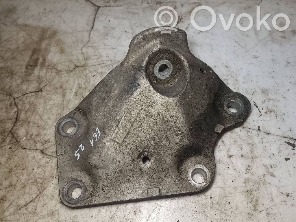 BMW 5 E60 E61 Engine mounting bracket 