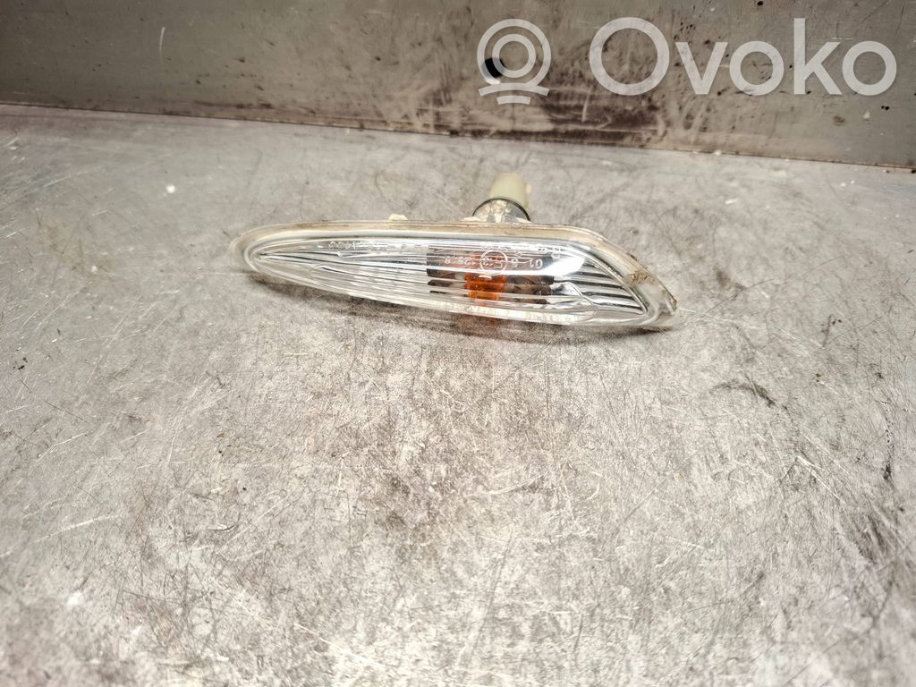 Front fender indicator light   18A453B