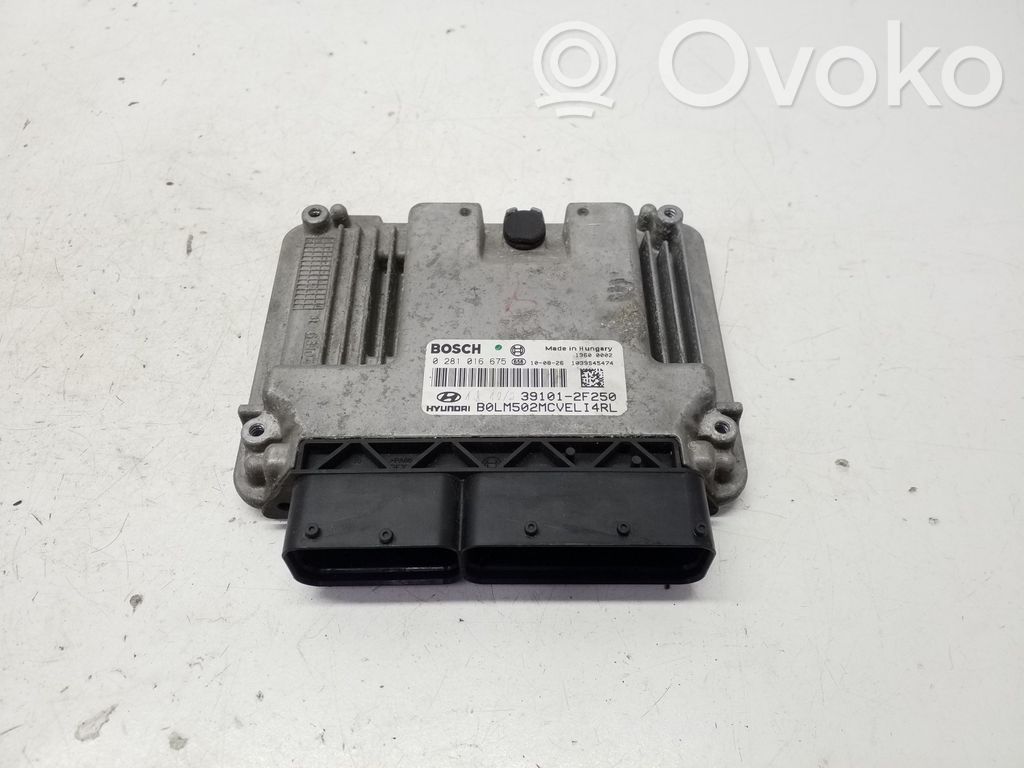 Hyundai ix35 Engine control unit/module 