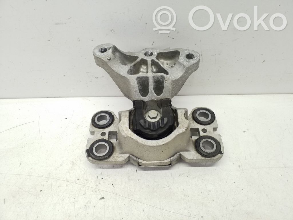 Volvo XC60 Engine mount bracket 