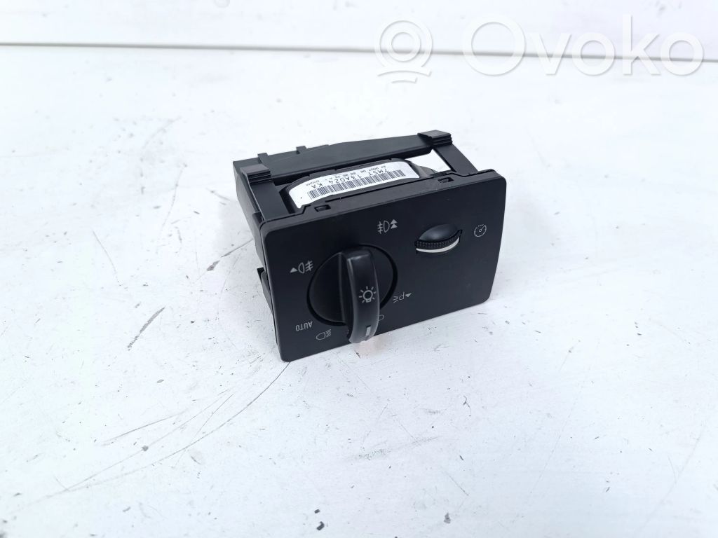 Light switch   7M5T13A024KA