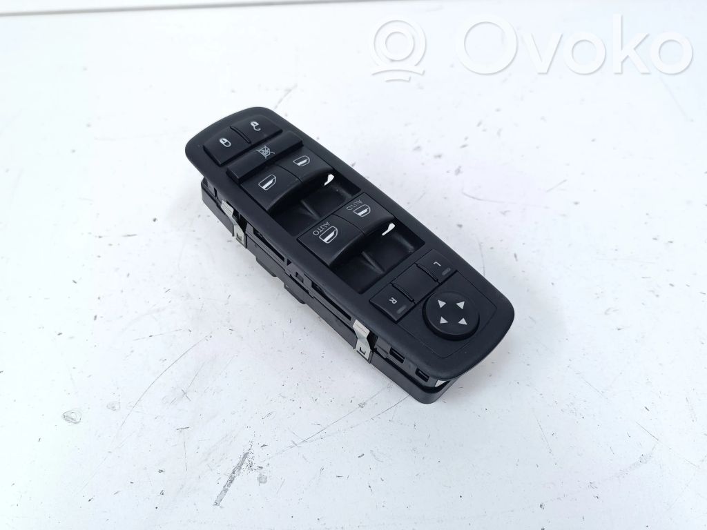Jeep Cherokee Elektrisko logu slēdzis 