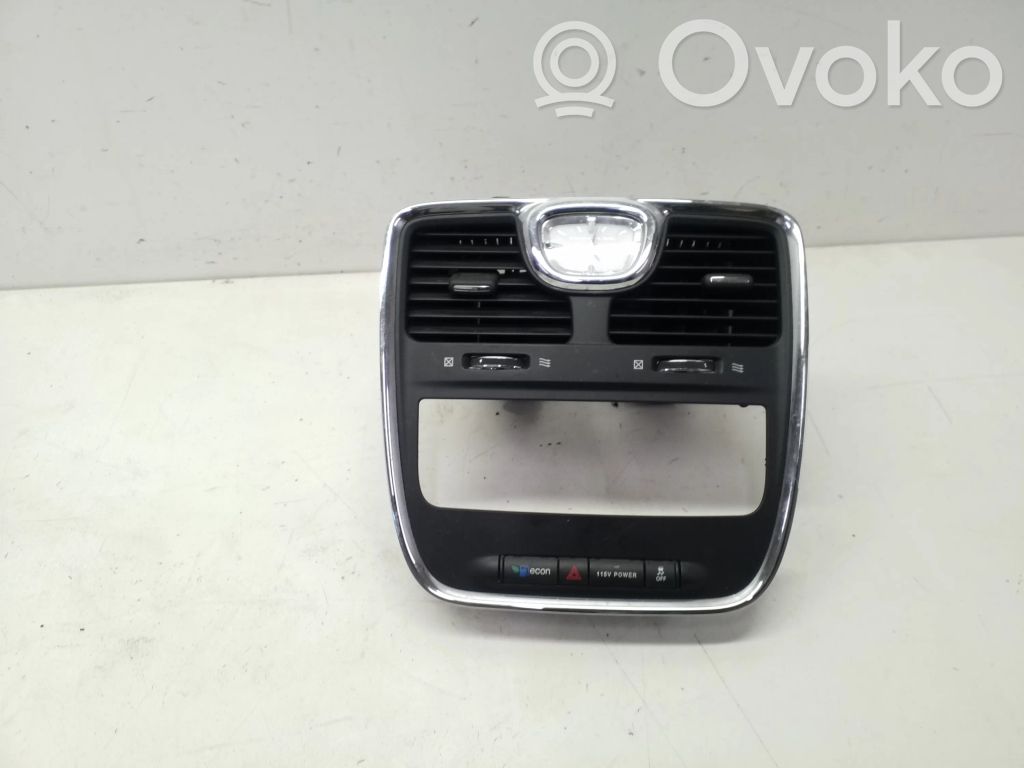 Chrysler Town & Country V Dysze / Kratki środkowego nawiewu deski rozdzielczej 