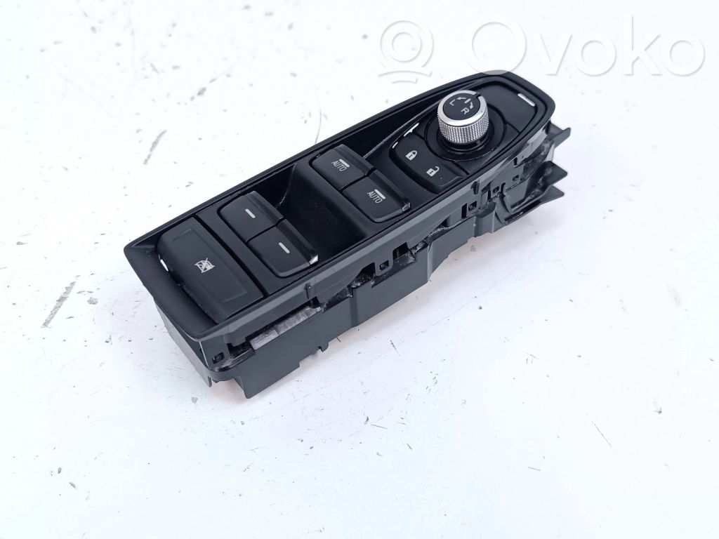 Subaru Outback (BT) Electric window control switch 