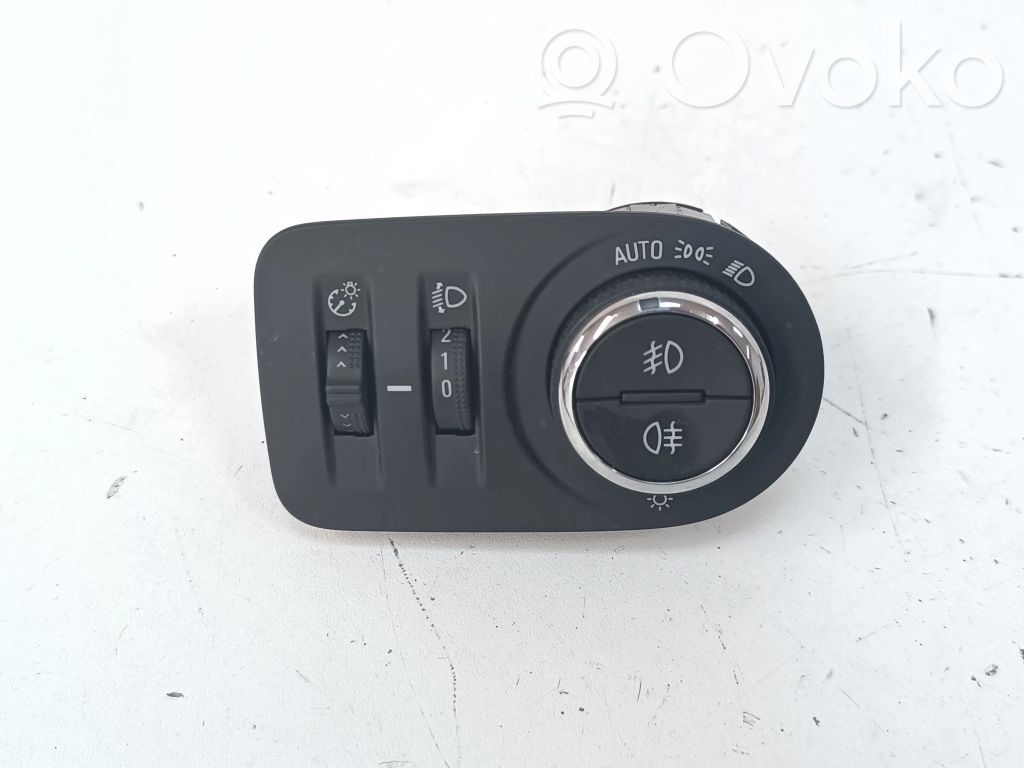 Opel Crossland X Light switch 