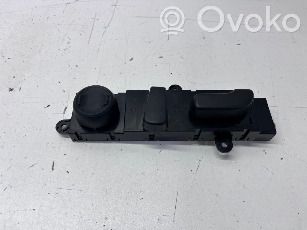 Subaru Outback (BT) Seat control switch 