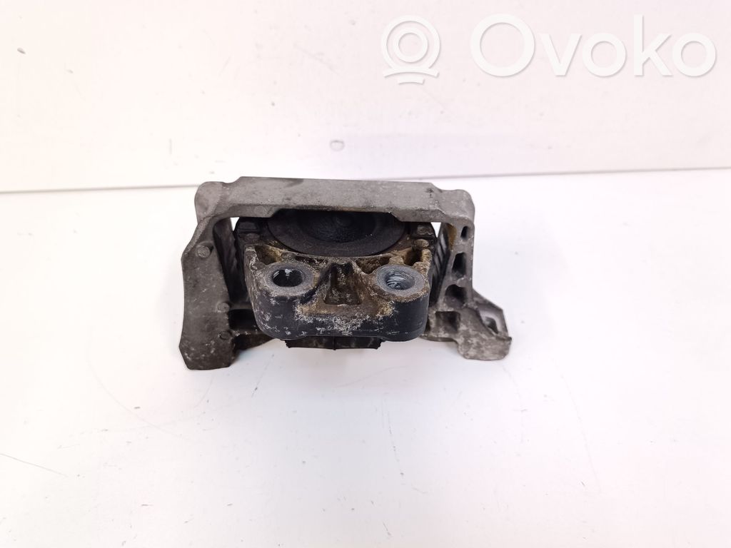 Engine mount bracket   7M516F012YB