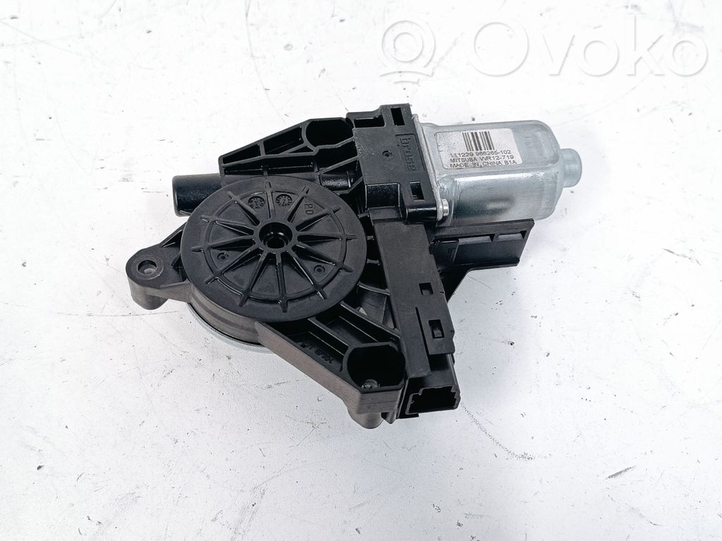Volvo XC70 Silniczek podnoszenia szyby drzwi tylnych 