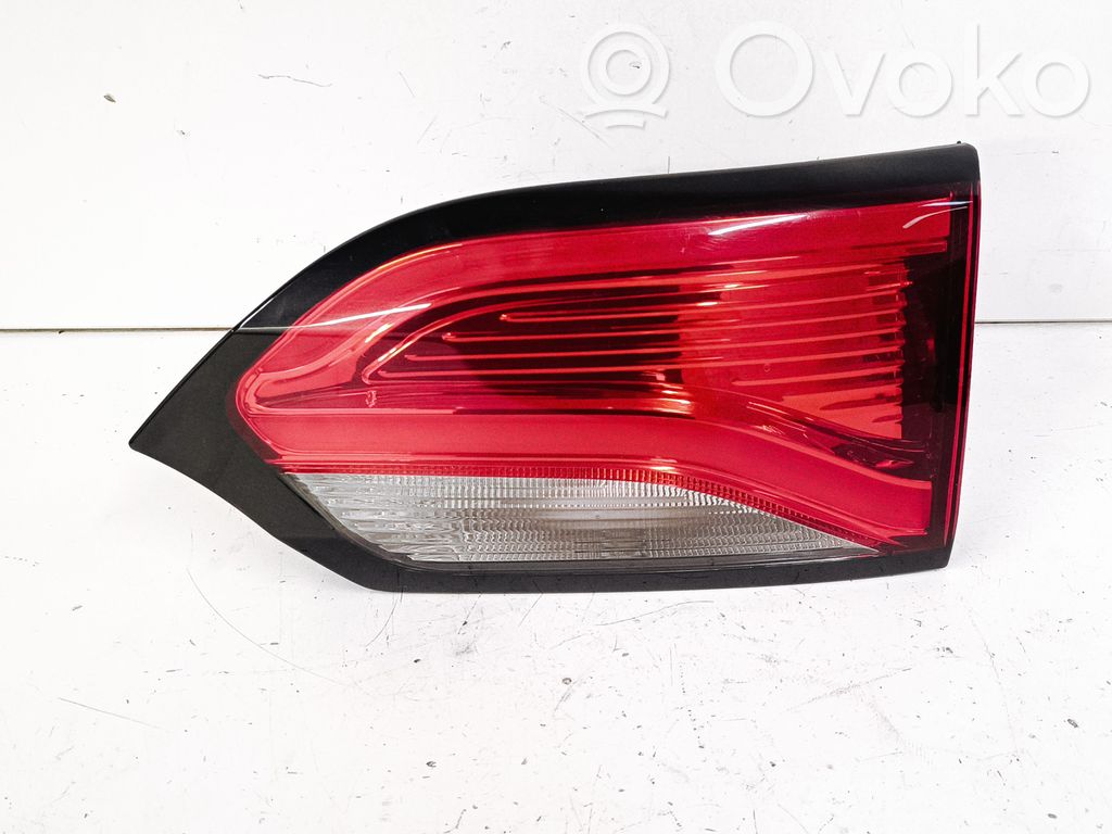 Lampy tylnej klapy bagażnika   P68228940AF,68228940AF