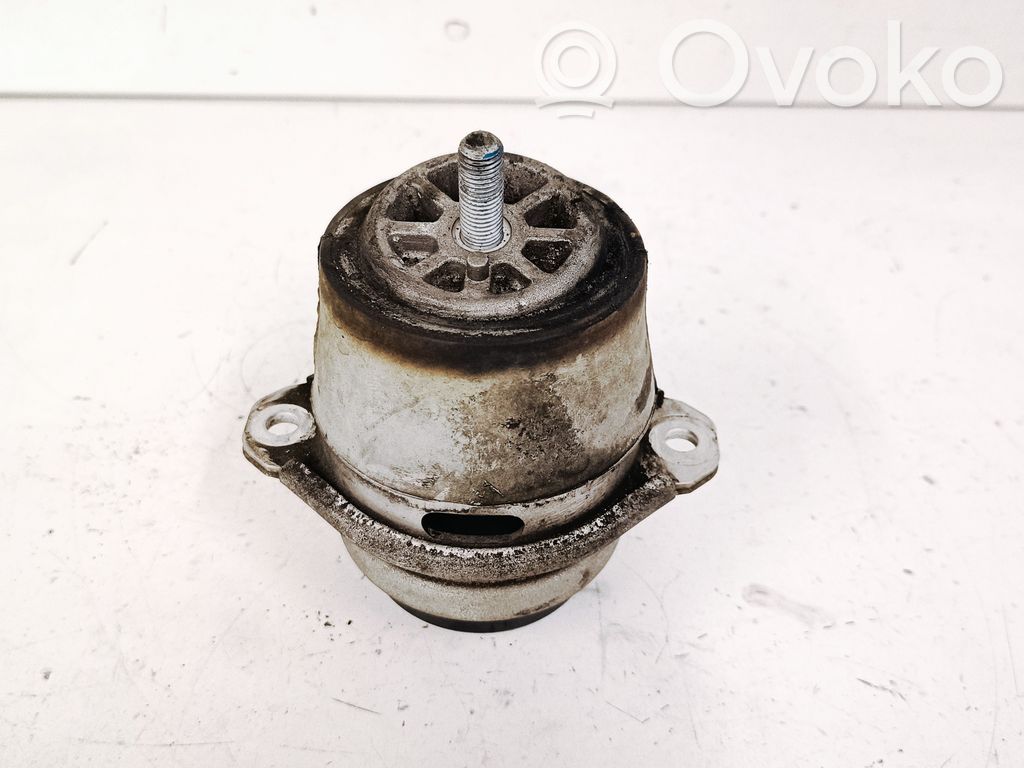 Volkswagen Touareg II Engine mount bracket 
