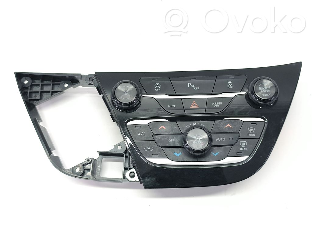 Chrysler Pacifica Climate control unit 