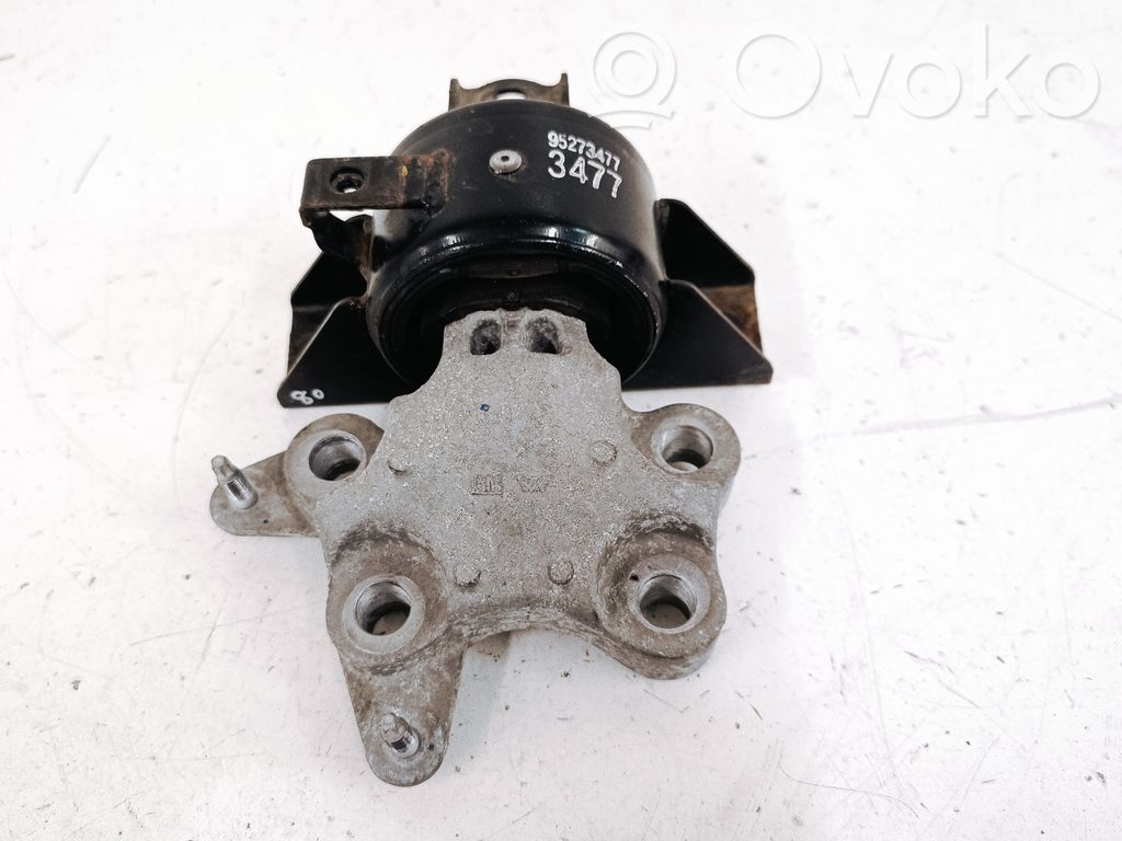 Buick Encore I Engine mount bracket 