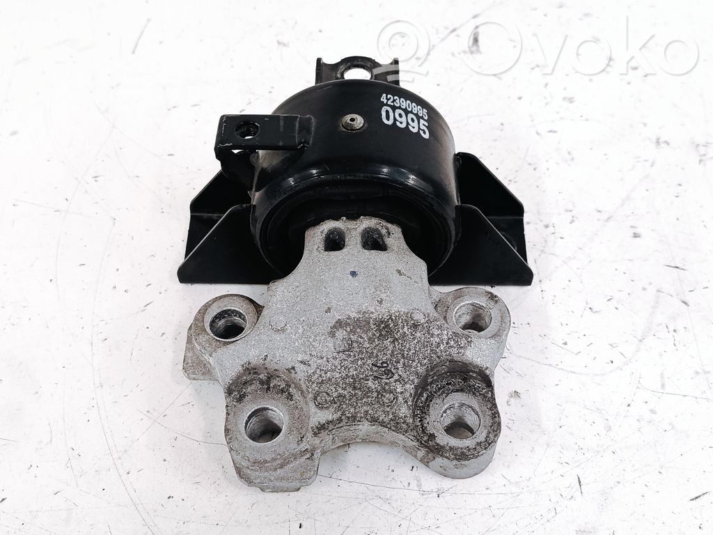 Engine mount bracket   42390995,687896290,F40047301