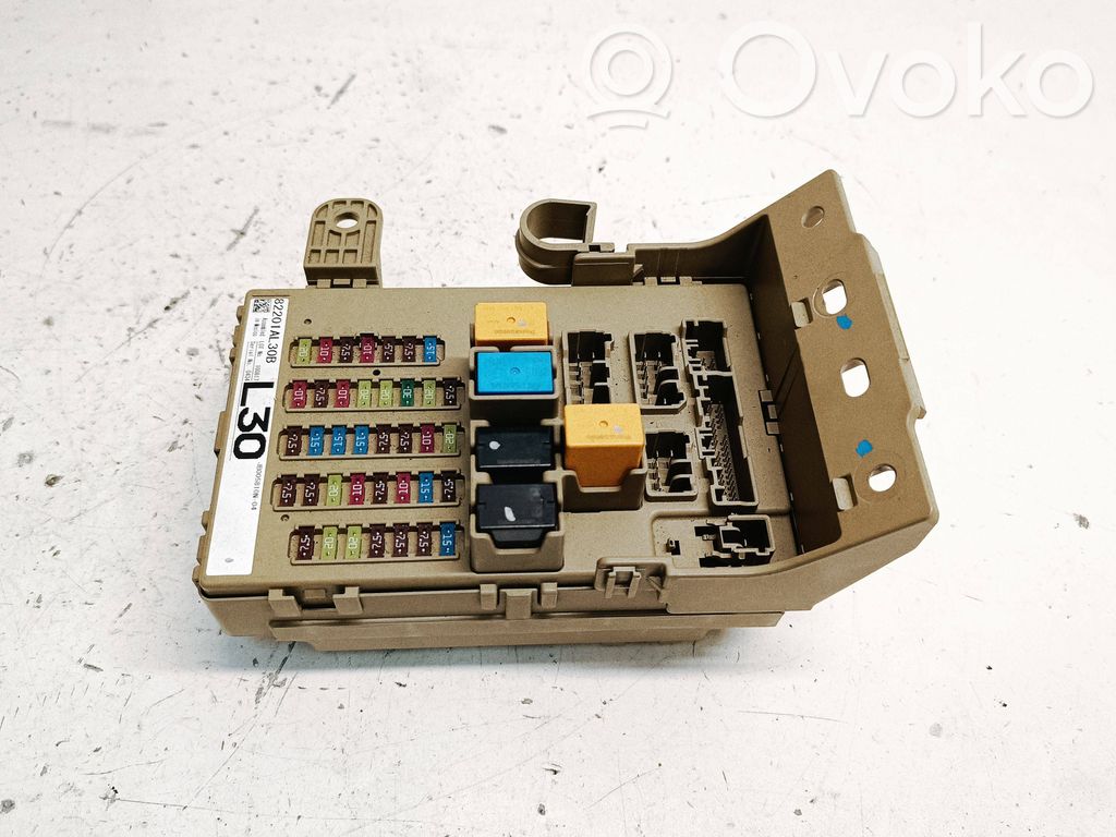 Fuse module   82201AL30B