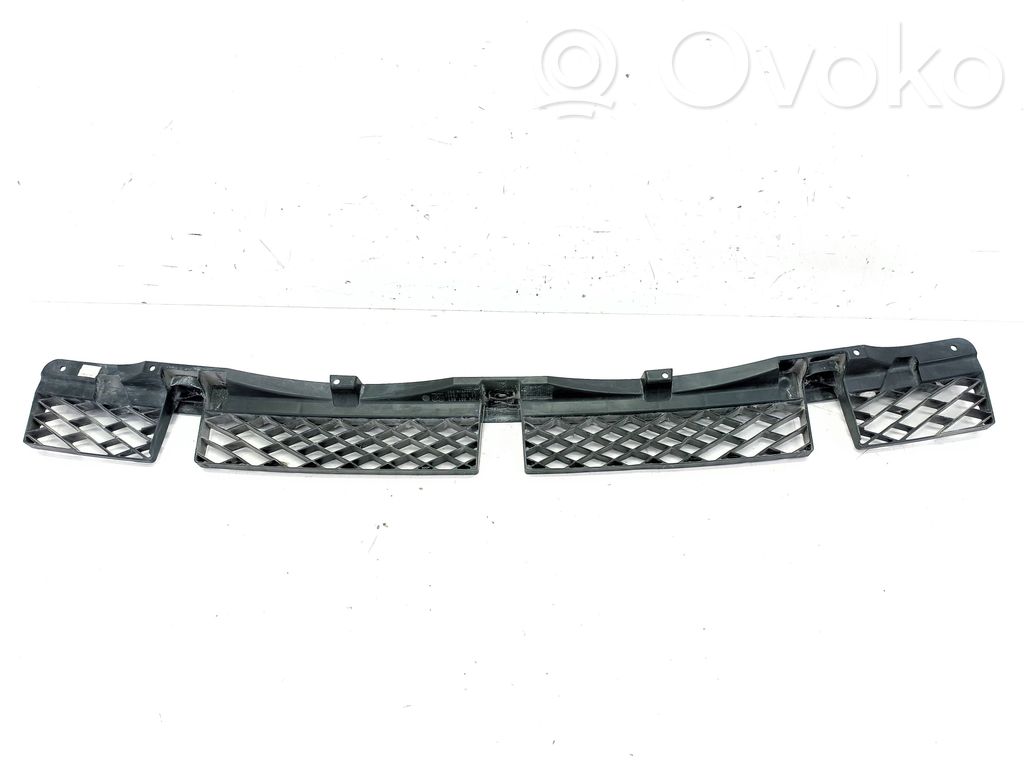 Volkswagen Touareg II Staffa di rinforzo montaggio del paraurti posteriore 